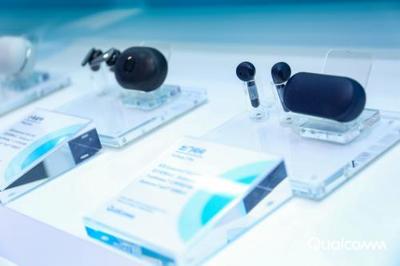 強(qiáng)強(qiáng)聯(lián)手 出門問問與高通合作亮相進(jìn)博會，共鑄全球智能穿戴新標(biāo)桿